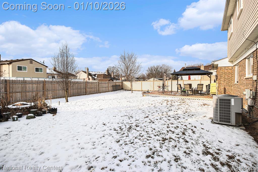 24840 Cabot Drive, Woodhaven, MI 48183 — Photo 29