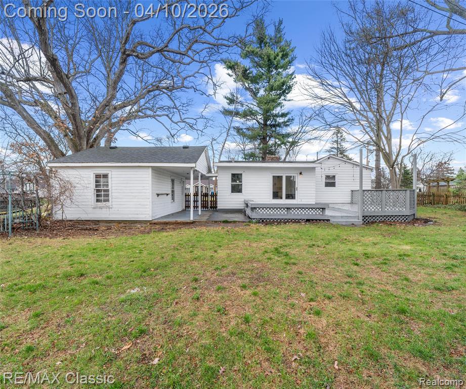 9083 Pittsfield Street, Commerce Twp, MI 48382 — Photo 35