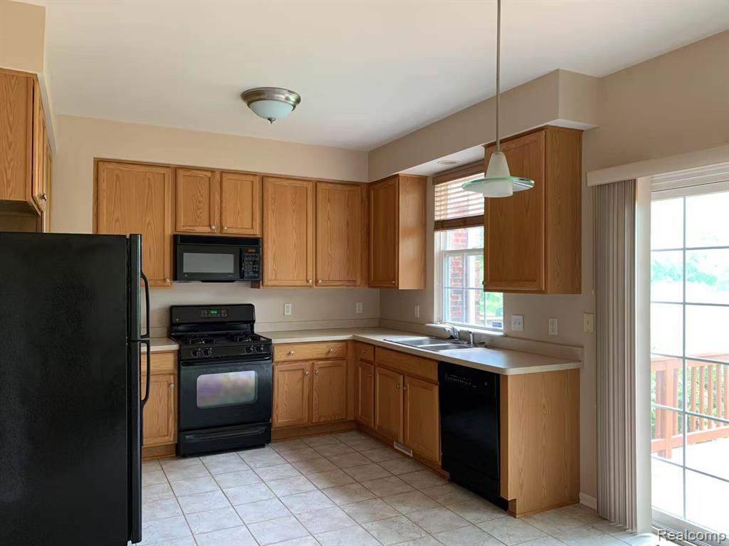 41540 Oconnor Lane, Novi, MI — Photo 4