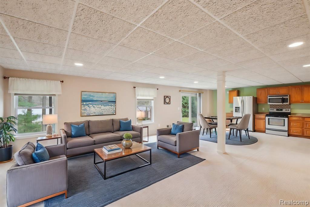 810 JOSHUA Drive, Highland, MI 48356 — Photo 57