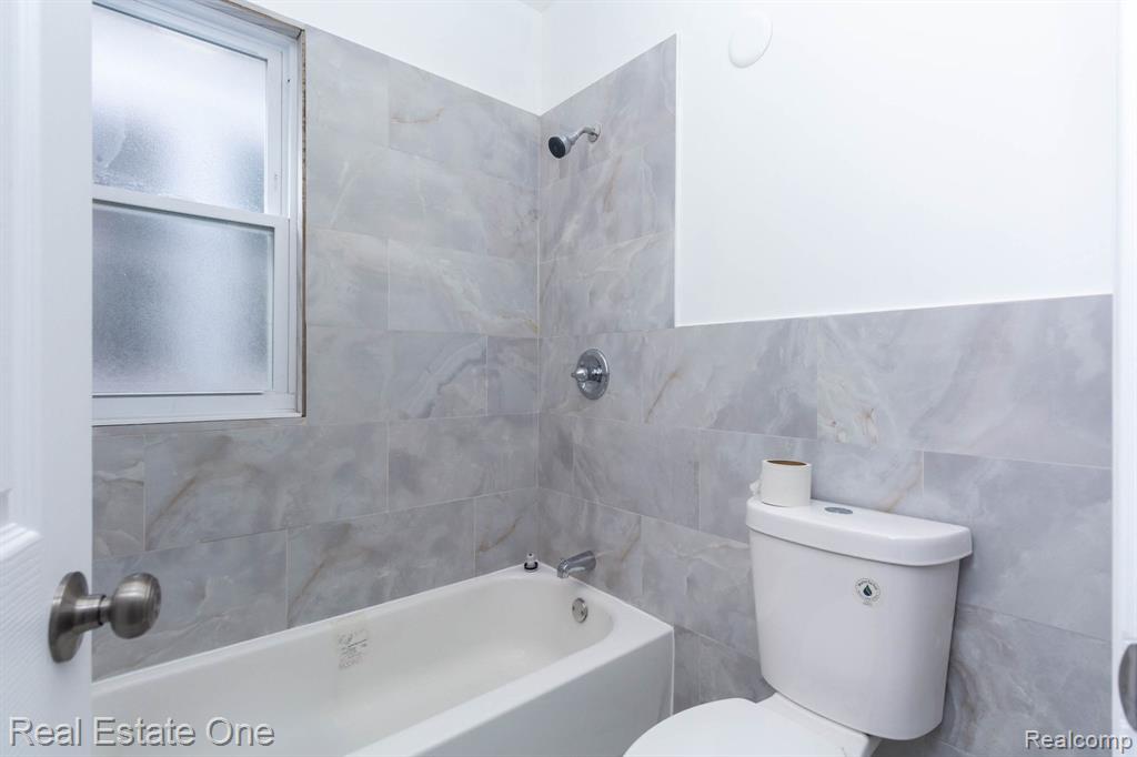 8704 Smart Street, Detroit, MI 48210 — Photo 23