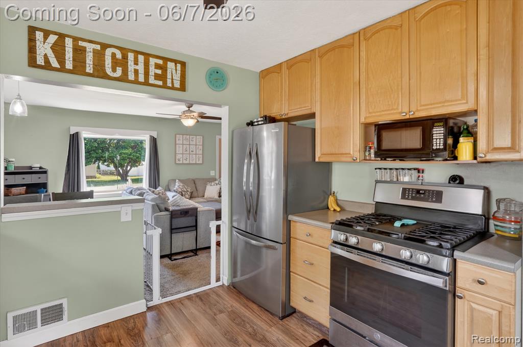 239 E Chestnut Street, Webberville, MI 48892 — Photo 12
