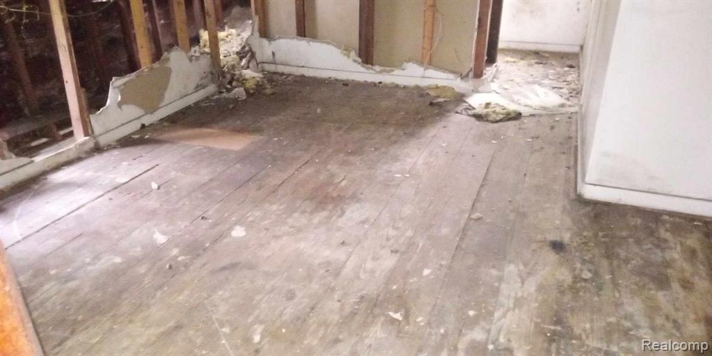 13832 PINEWOOD Street, Detroit, MI, 48205