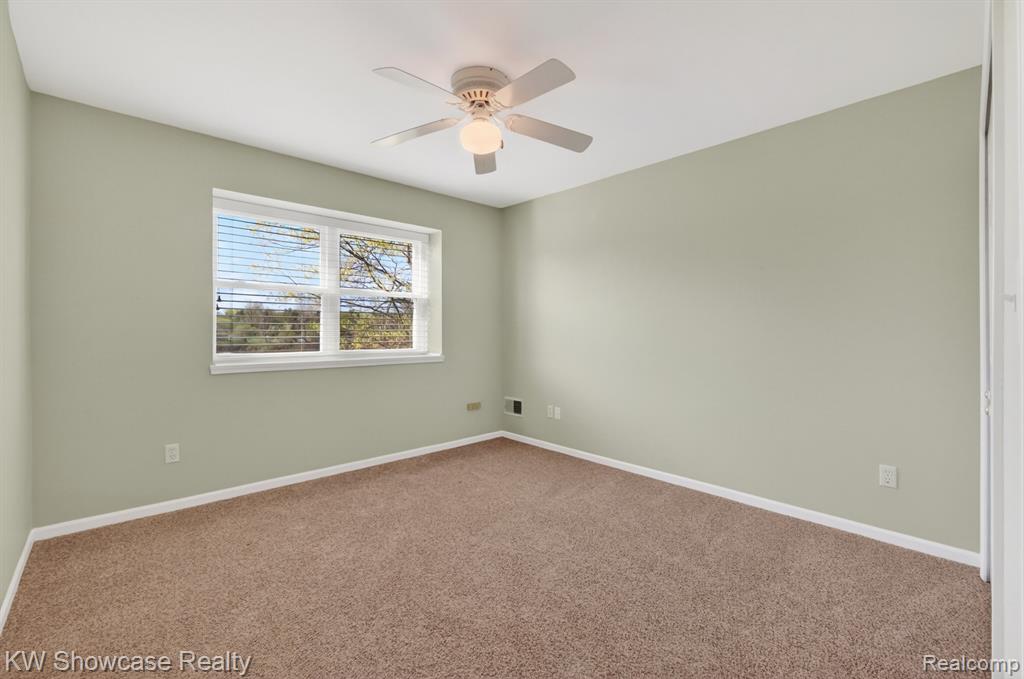 707 Pointe Court, Milford, MI 48381 — Photo 23
