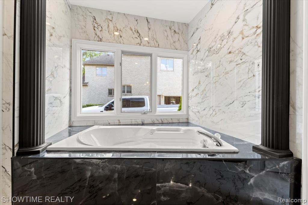 53650 Cherrywood Drive, Shelby Twp, MI 48315 — Photo 35