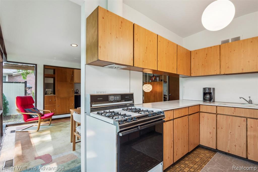 5959 Rosetta Street, Dearborn Heights, MI 48127 — Photo 16