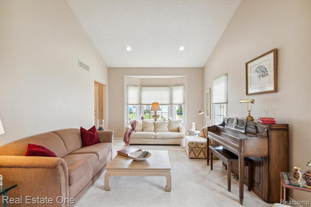 41694 KENILWORTH Lane, Novi, MI 48377 — Photo 6