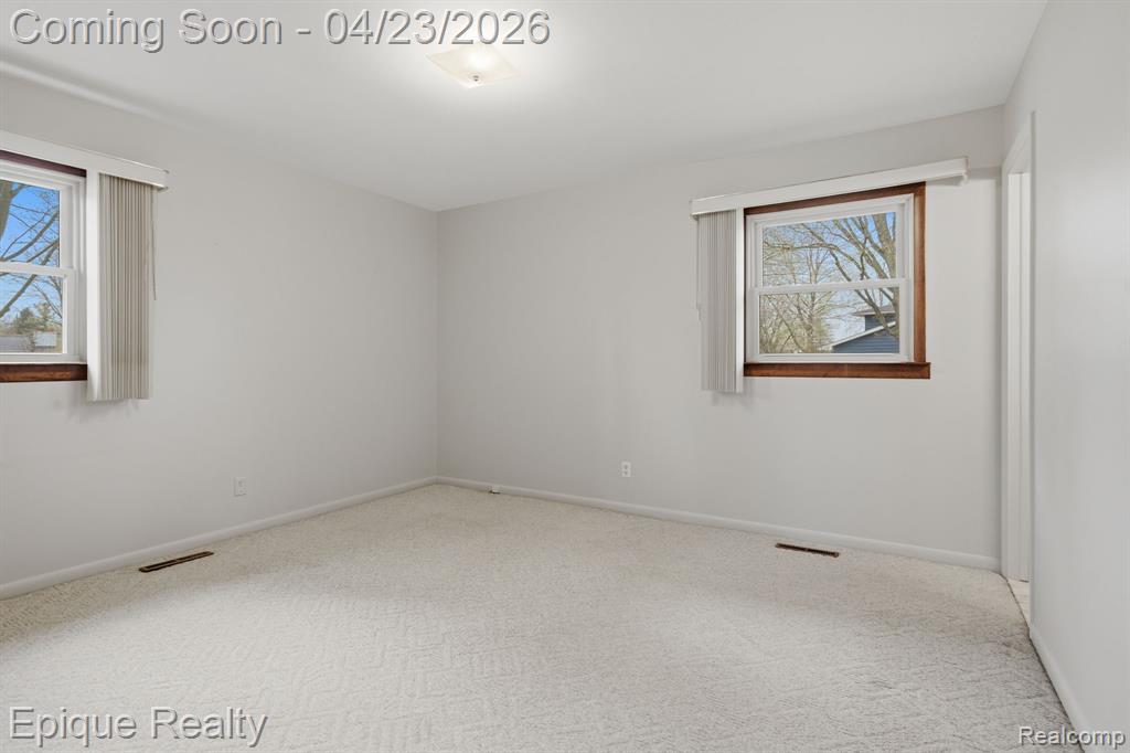 6236 McKenzie Drive, Flint, MI 48507 — Photo 17