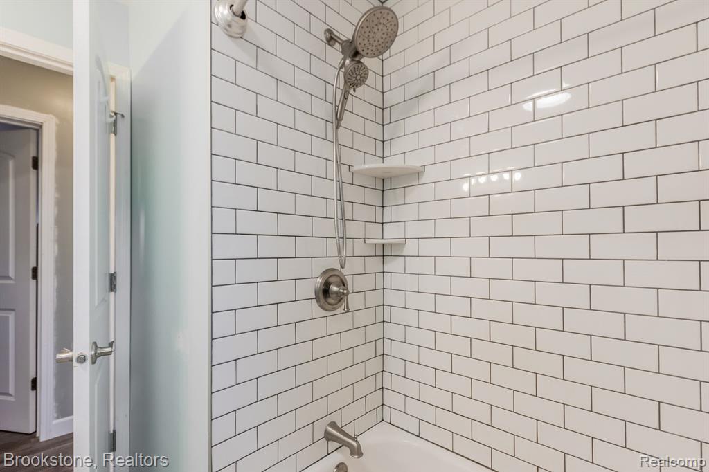 406 5TH Street, Fenton, MI 48430 — Photo 19