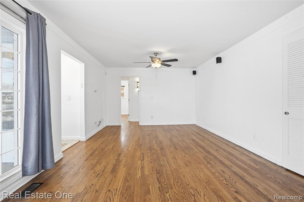 6341 N Charlesworth Street, Dearborn Heights, MI 48127 — Photo 12