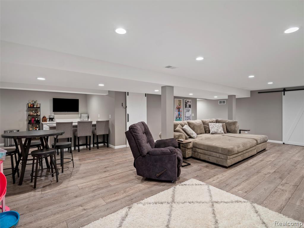 45877 ANDREW Drive, Macomb, MI 48044 — Photo 33
