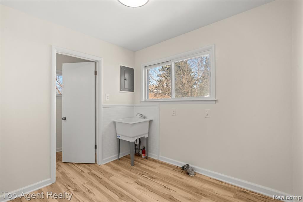 8293 FORD Avenue, Warren, MI 48089 — Photo 16