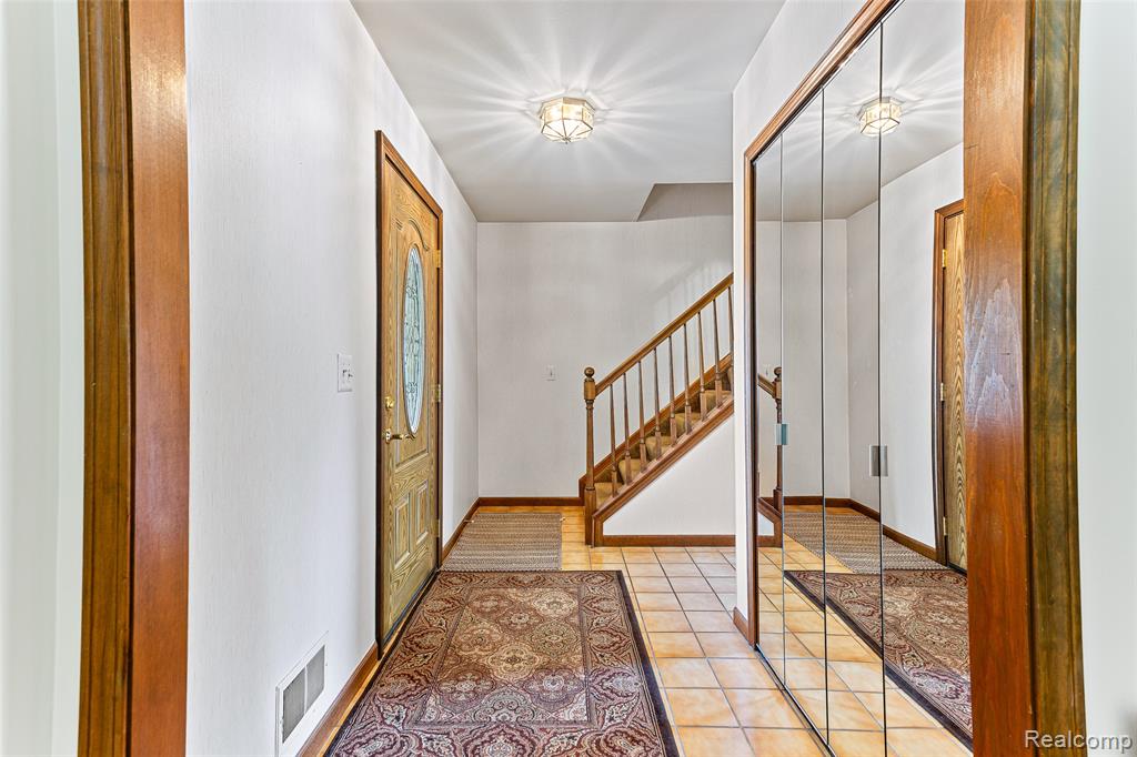 22333 Crestwood Street, Trenton, MI 48183 — Photo 5
