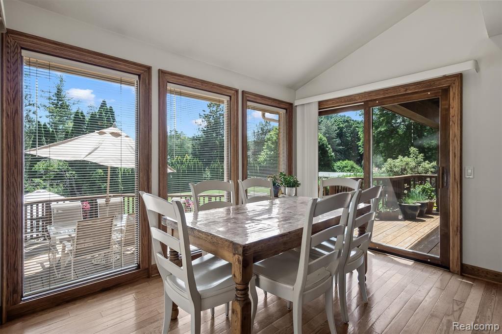 5863 Seville Circle, Orchard Lake Village, MI 48324 — Photo 17