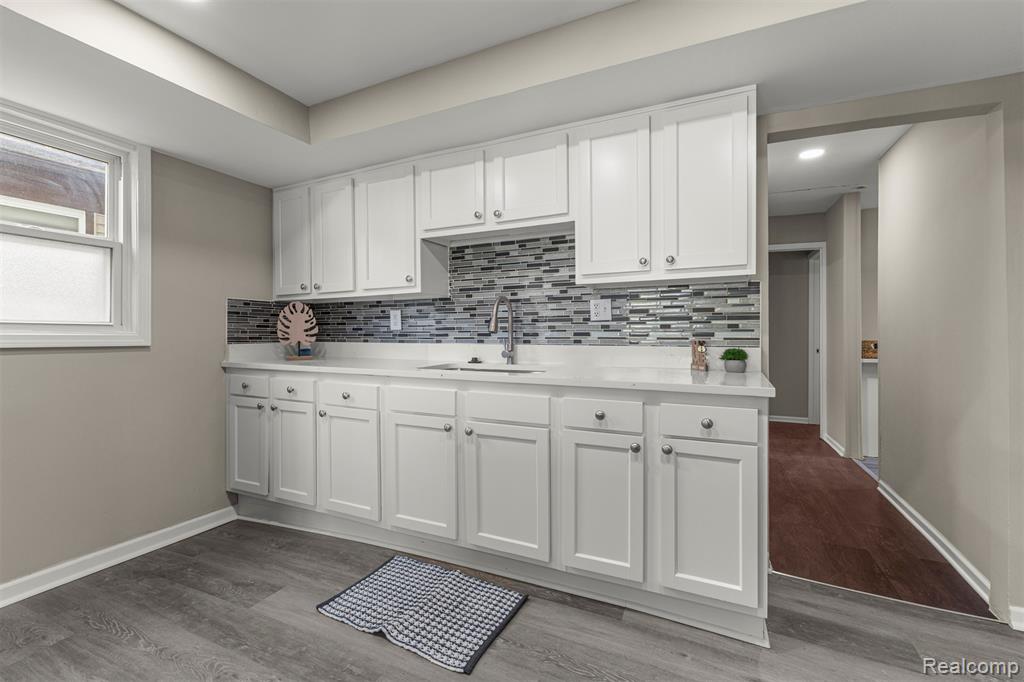 8279 Hugh Street, Westland, MI — Photo 10