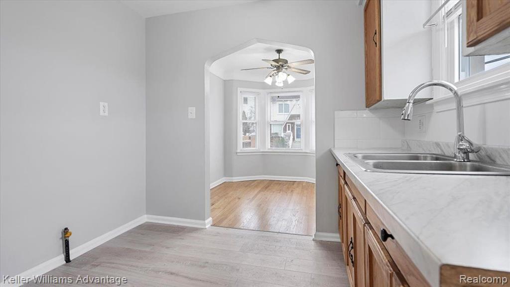 838 SAINT JOHNS Street, Wyandotte, MI 48192 — Photo 10