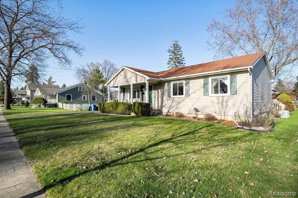 909 DEARBORN Street, Howell, MI 48843 — Photo 4