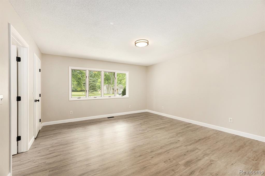 4144 BONISTEEL Road, Fort Gratiot, MI 48059 — Photo 8