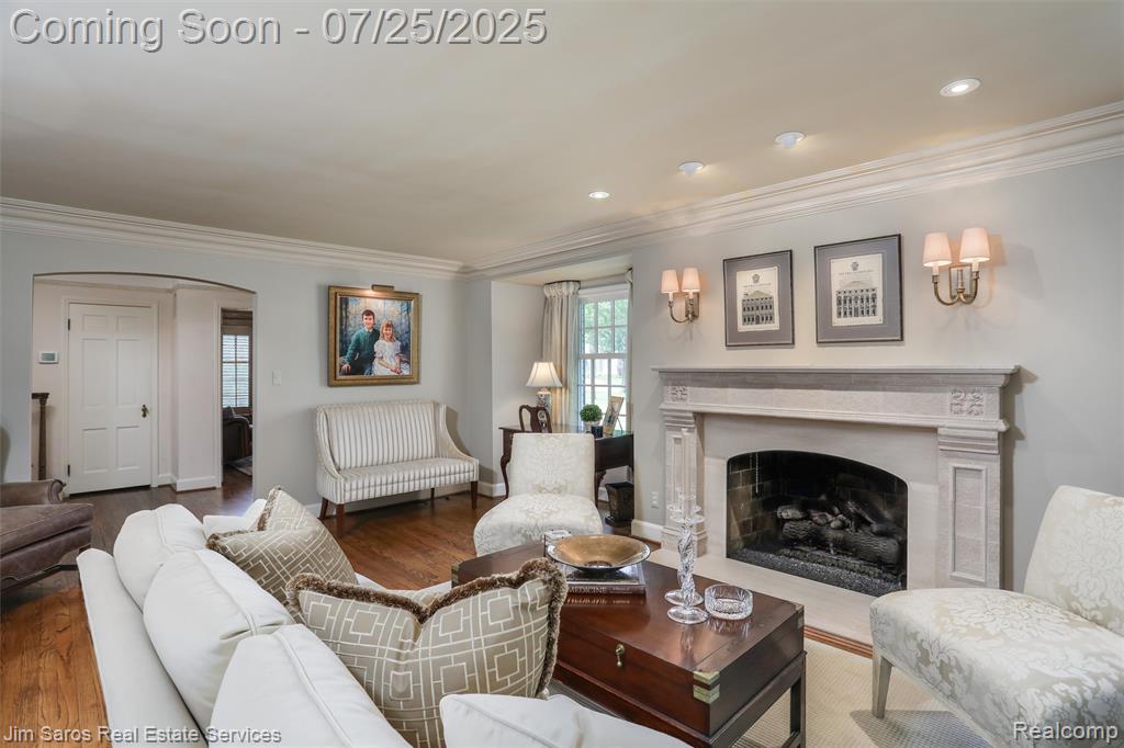 51 Lochmoor Boulevard, Grosse Pointe Shores, MI 48236 — Photo 9