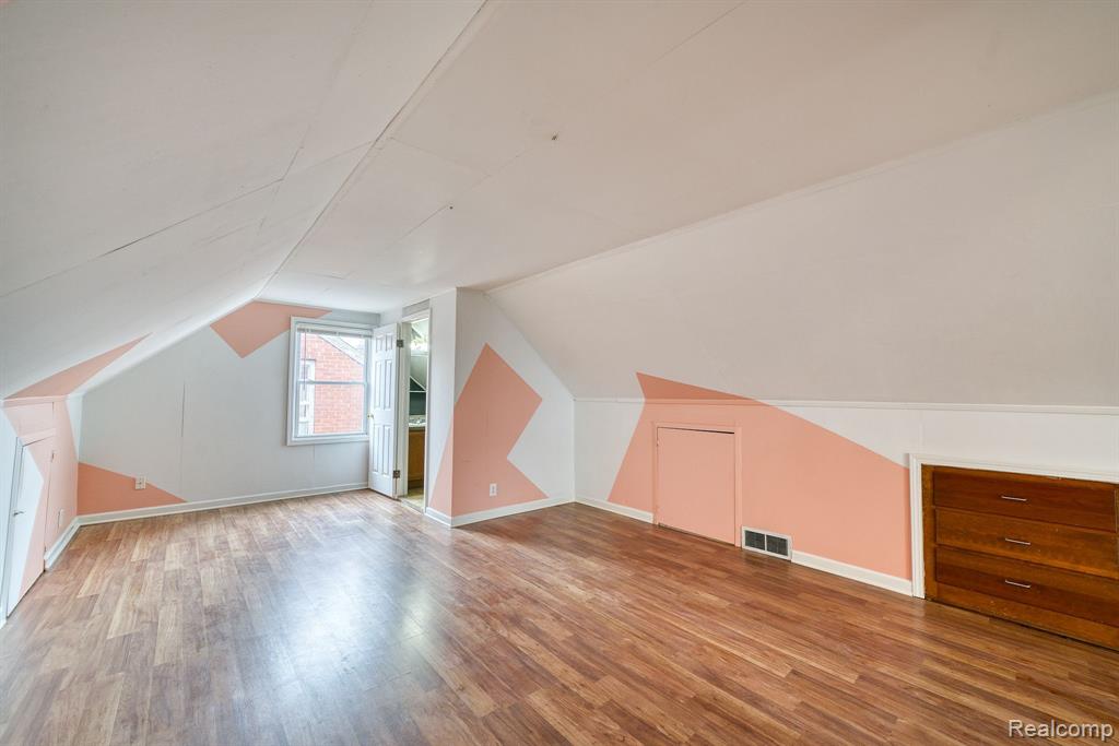 605 E EVELYN Avenue, Hazel Park, MI 48030 — Photo 19