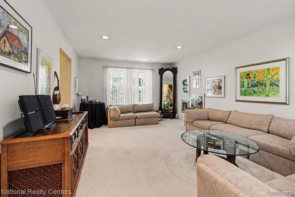5535 Pembury Lane, West Bloomfield, MI — Photo 5