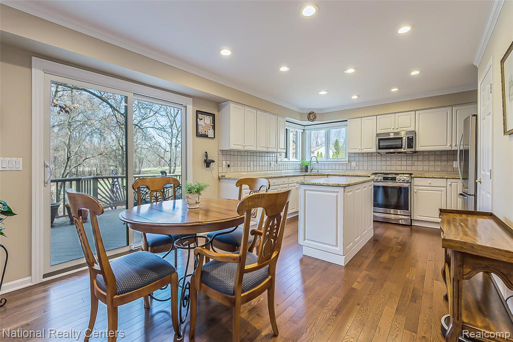 5451 Wentworth Drive, Commerce Twp, MI 48382 — Photo 15