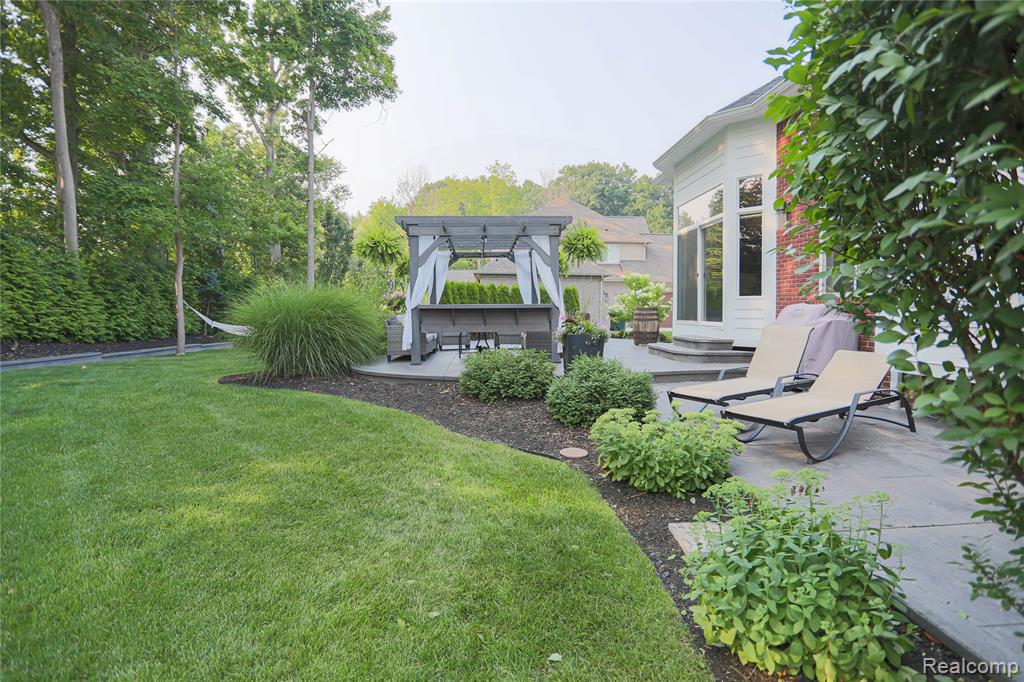 55761 Timbers Edge Drive, Shelby Twp, MI 48316 — Photo 7