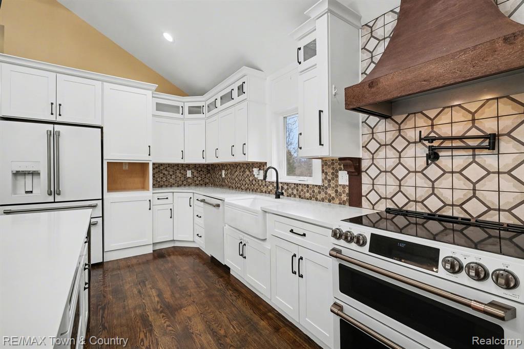1282 N Van Vleet Road, Flushing, MI 48433 — Photo 9