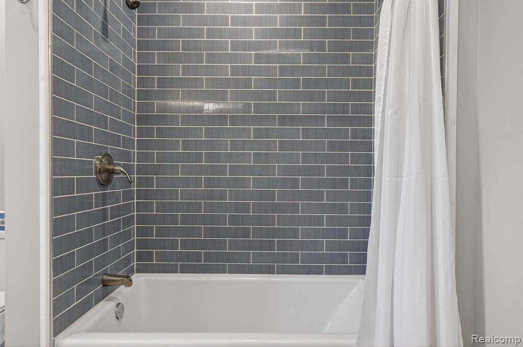 2534 Lamothe Street, Detroit, MI 48206 — Photo 27
