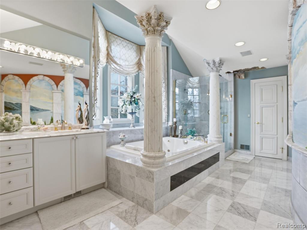3075 Heron Pointe Drive, Bloomfield Hills, MI 48302 — Photo 29