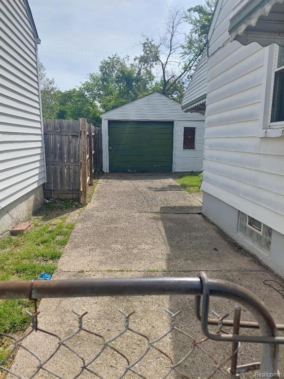 8666 Patton Street, Detroit, MI 48228 — Photo 11
