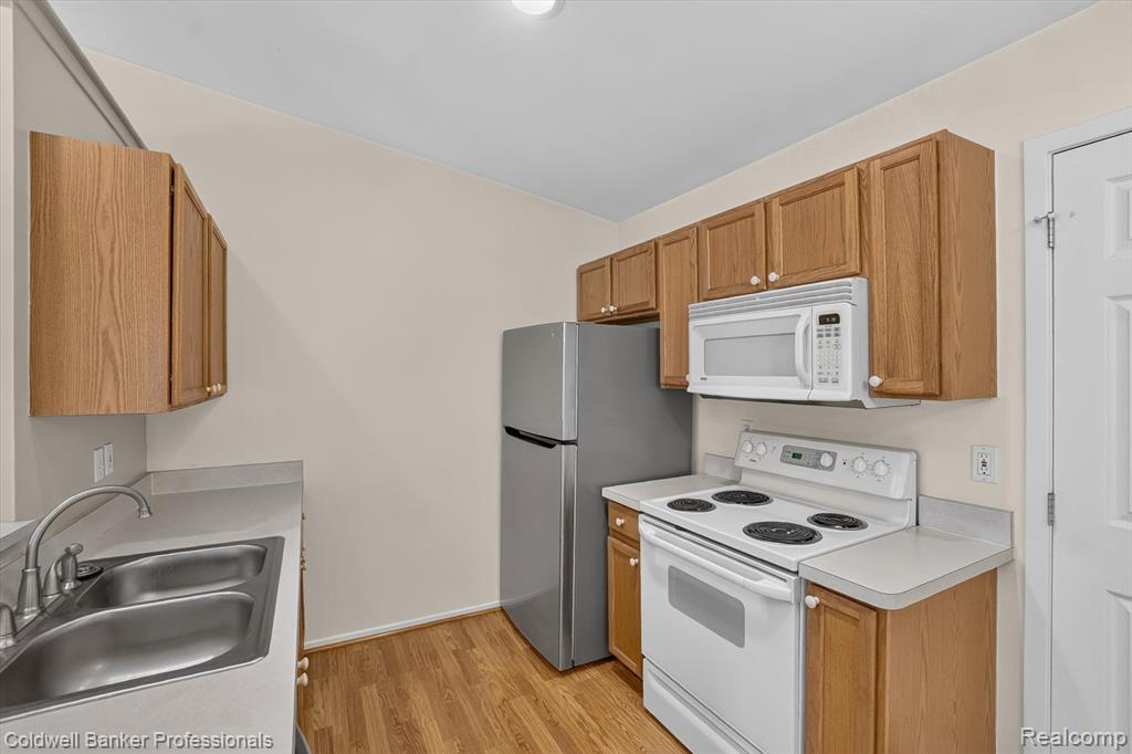 9533 Overlook Court, Grand Blanc, MI 48439 — Photo 12
