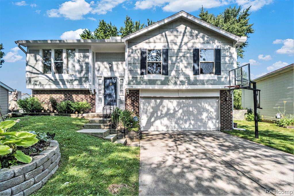 1116 Heritage Drive, Canton, MI 48188 — front exterior