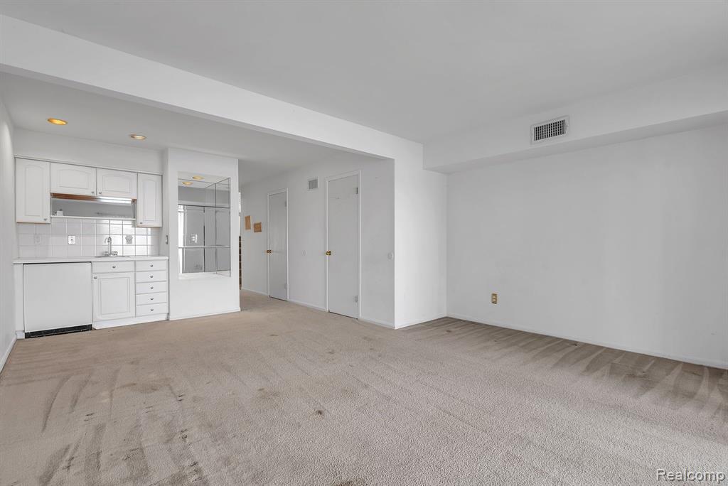 9629 HARBOUR COVE, Ypsilanti, MI 48197 — Photo 19