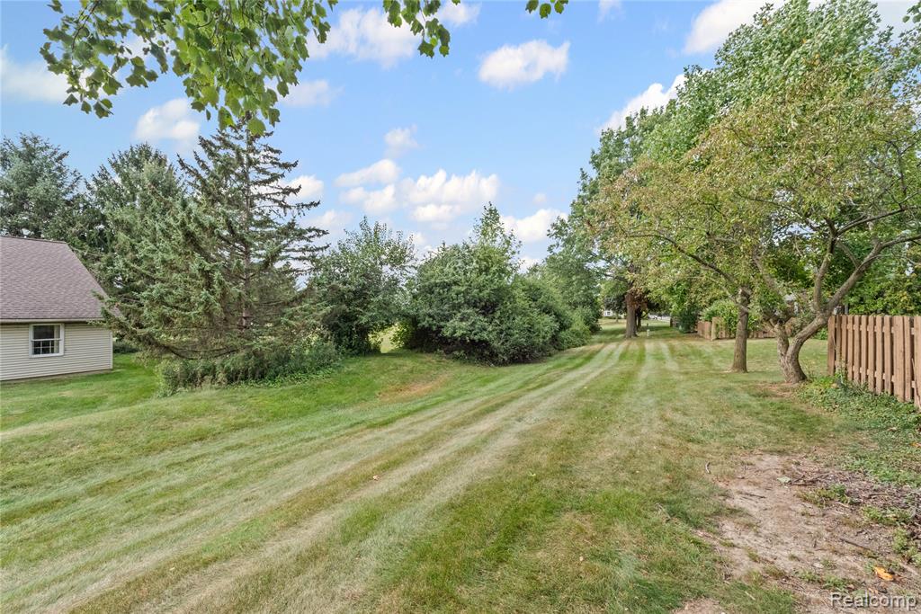 1823 Brentwood Drive, Troy, MI 48098 — Photo 33