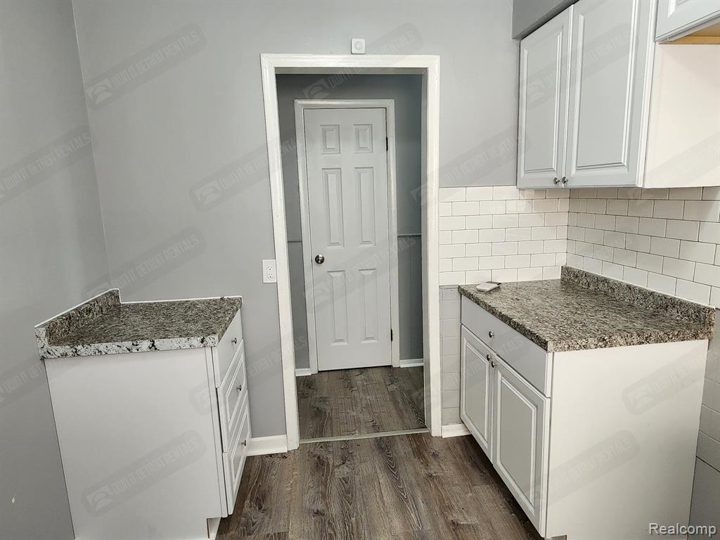 1139 S BASSETT Street, Detroit, MI 48217 — Photo 12