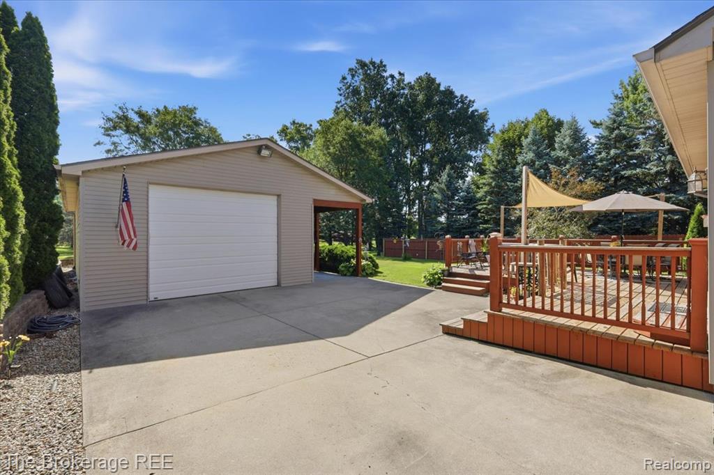 6057 Center Road, Grand Blanc, MI 48439 — Photo 10