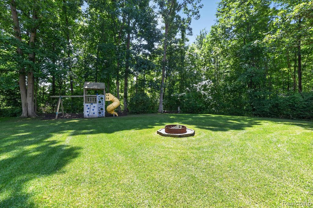 2445 Lorraina Lane, Hartland, MI 48353 — Photo 40