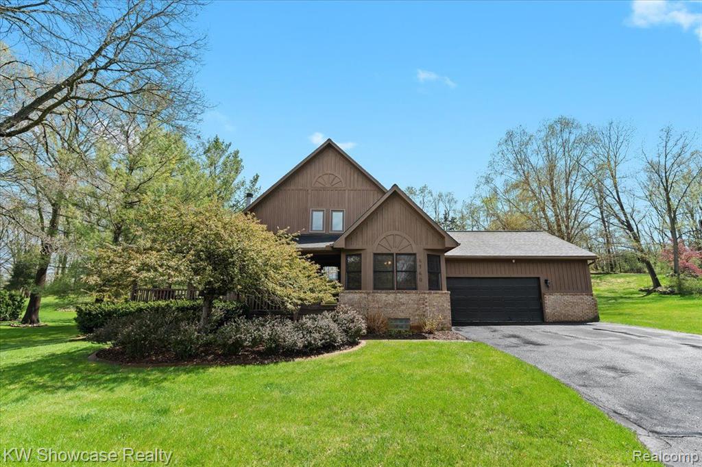 6140 ROSEWOOD Parkway, White Lake, MI 48383 — front exterior