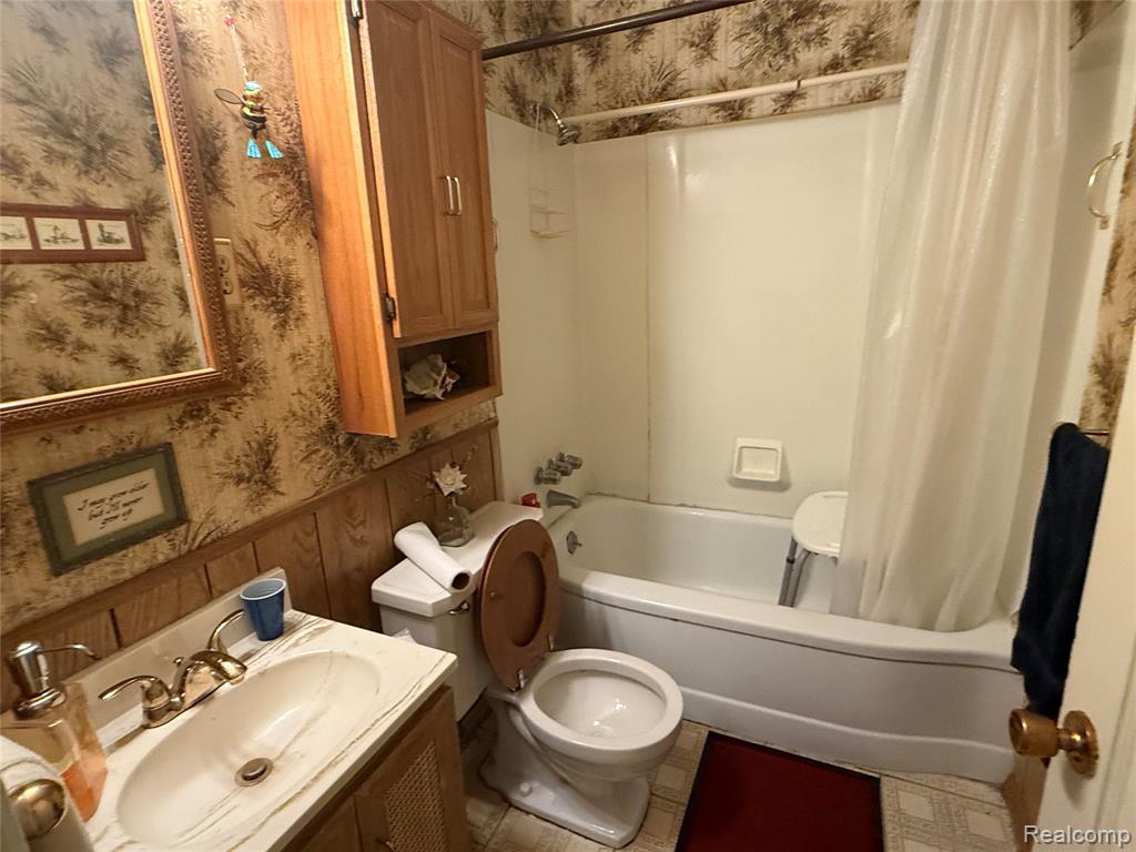 4018 Woodland Avenue, Royal Oak, MI 48073 — Photo 9