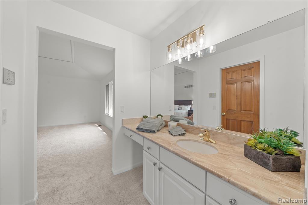 46611 Darwood Court, Plymouth, MI 48170 — Photo 58