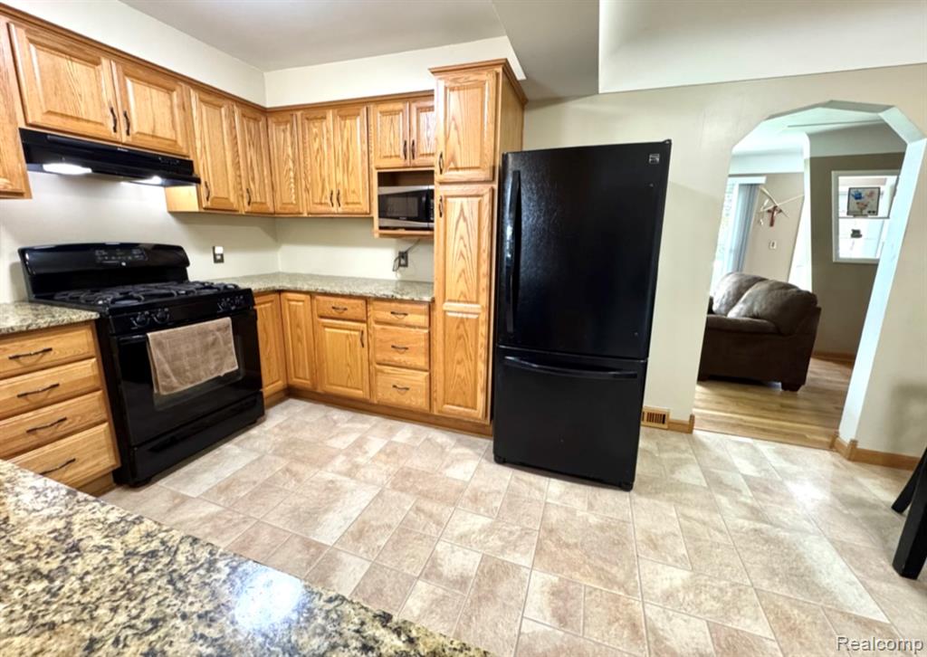 4550 Maeder Street, Shelby Twp, MI 48316 — Photo 6