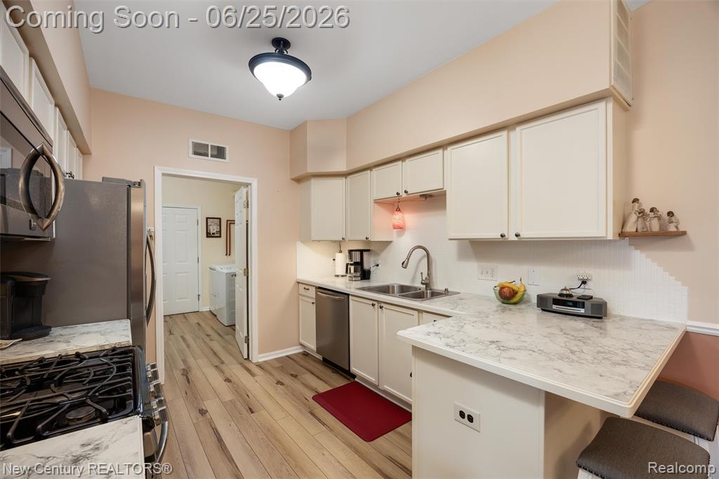 618 Belmonte Drive, A, Waterford, MI 48328 — Photo 15