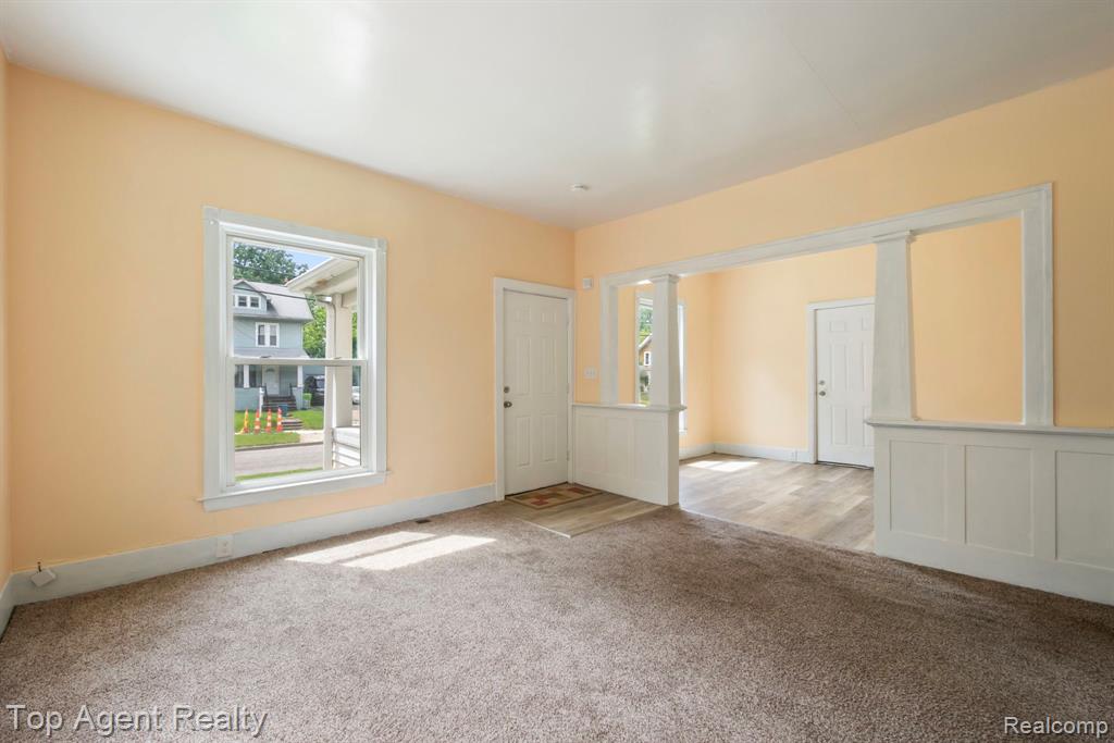 50 Henderson Street, Pontiac, MI 48341 — Photo 4