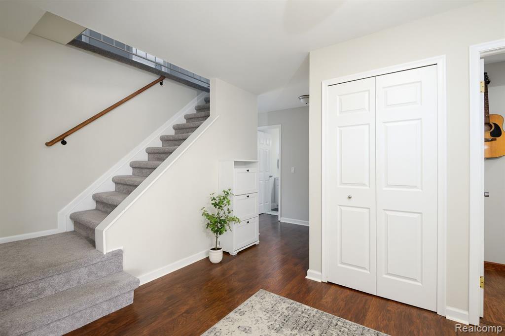 5369 Greendale Drive, Troy, MI 48085 — Photo 15