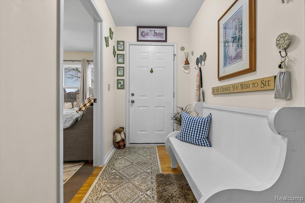 4462 Glenoaks Court, Warren, MI 48092 — Photo 16