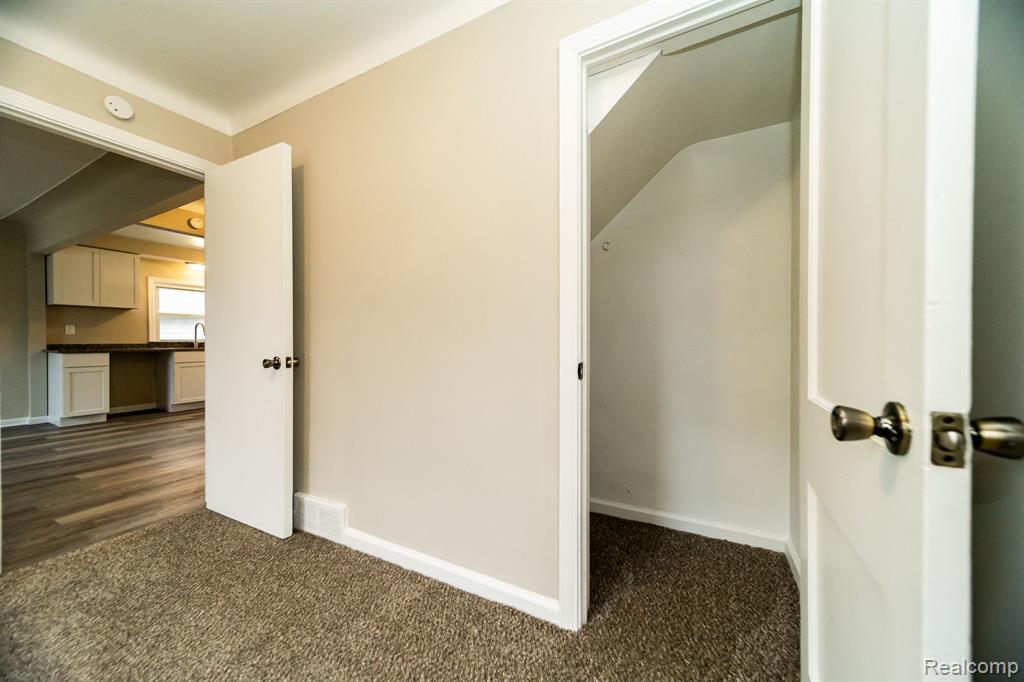 634 W HARWOOD Avenue, Madison Heights, MI 48071 — Photo 24