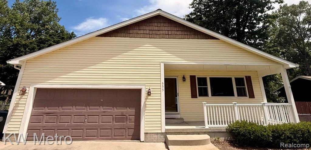 655 Sherry Drive, Lake Orion, MI 48362 — front exterior