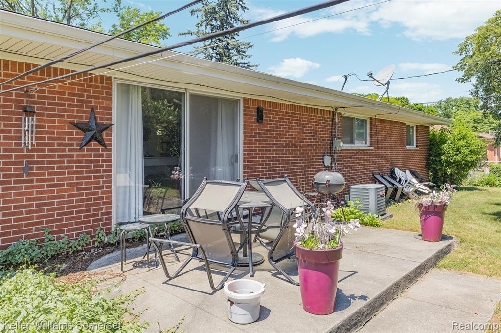 14154 Fenton, Redford, MI 48239 — Photo 48