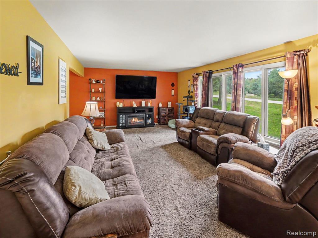 8614 Meadowland Court, Saline, MI 48176 — Photo 4